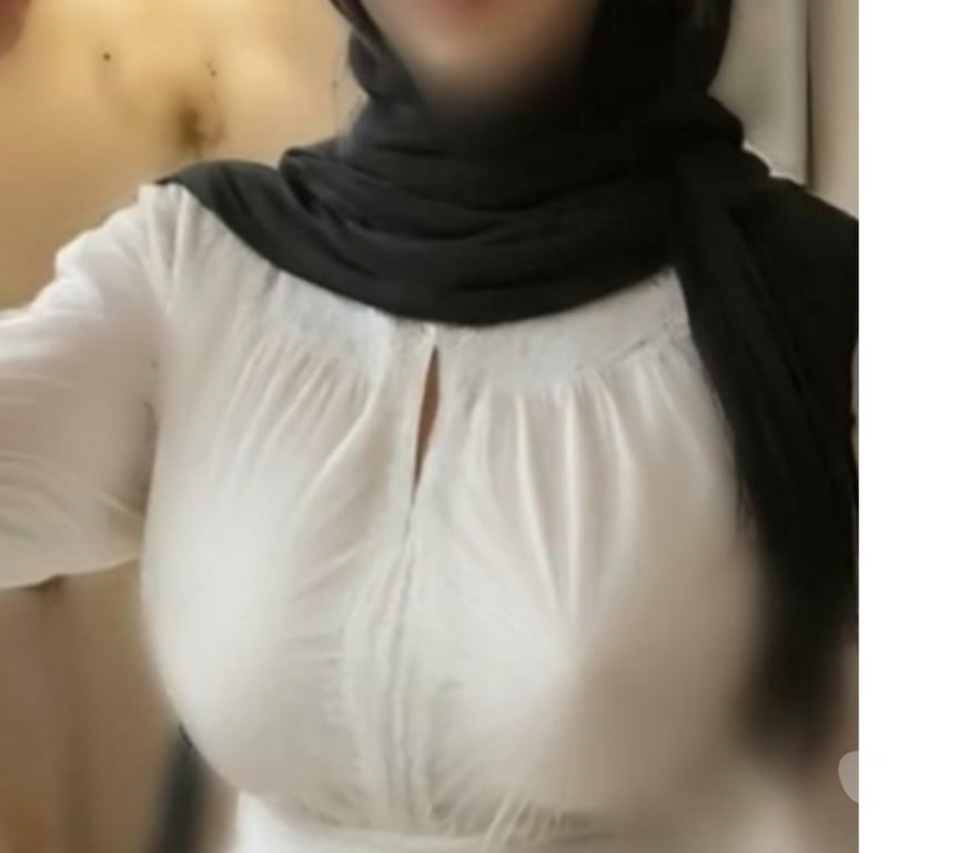 Escorts West Yorkshire Kirklees - Photos for Hijabi Indian babe. Outcalls only.