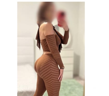 Indian Escorts Huddersfield Kirklees - Photos for Hijabi Indian massage GFE - Outcalls only