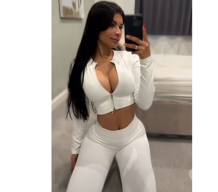 Escorts West Midlands Birmingham - Photos for Larissa hot 🔥brasileira 100 % real 🇧🇷
