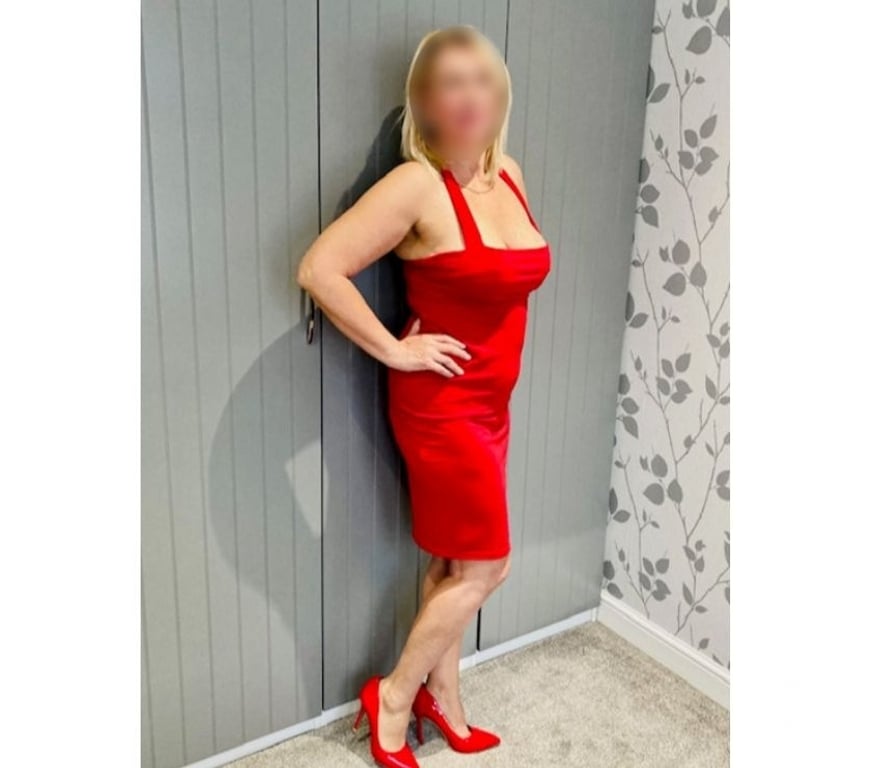 Escorts Surrey Woking - Photos for Secret Touch.. Hot oils massage