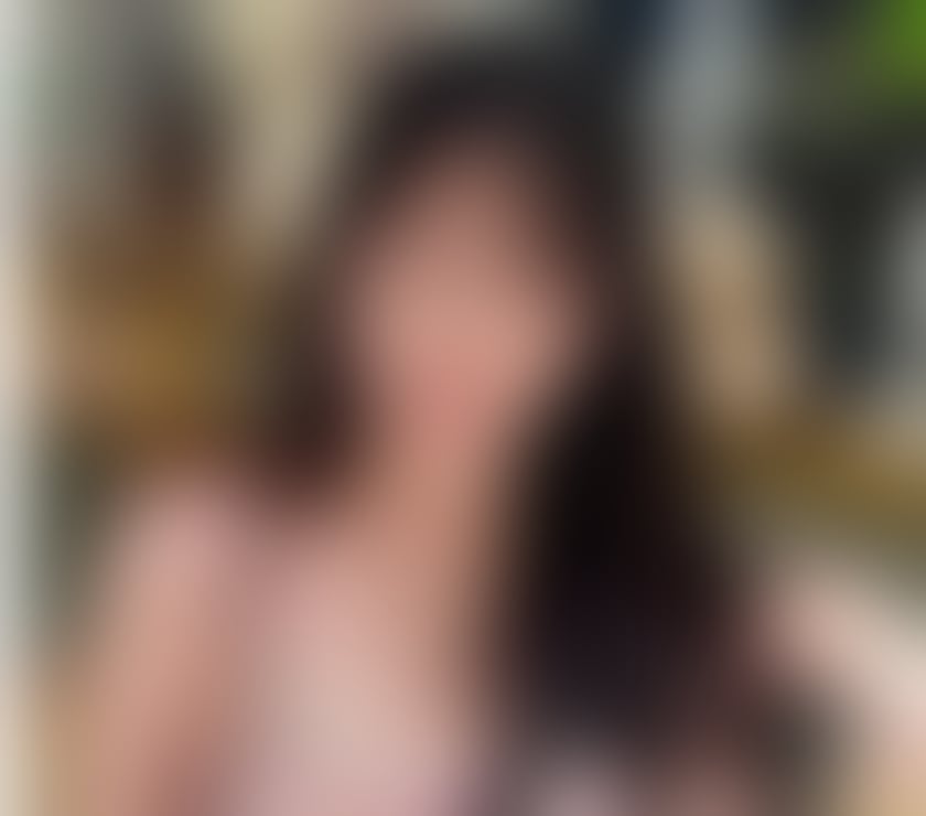 Escorts York City Centre York - Photos for New girls just come this week.