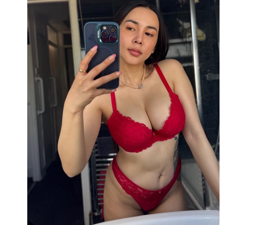 Escorts South Yorkshire Barnsley - Photos for Busty Thai Carla BDSM DOM