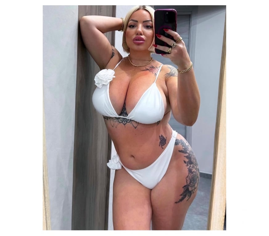 Escorts North Yorkshire Harrogate Town Centre - North Yorkshire - Photos for Anna in Harrogate town centre !