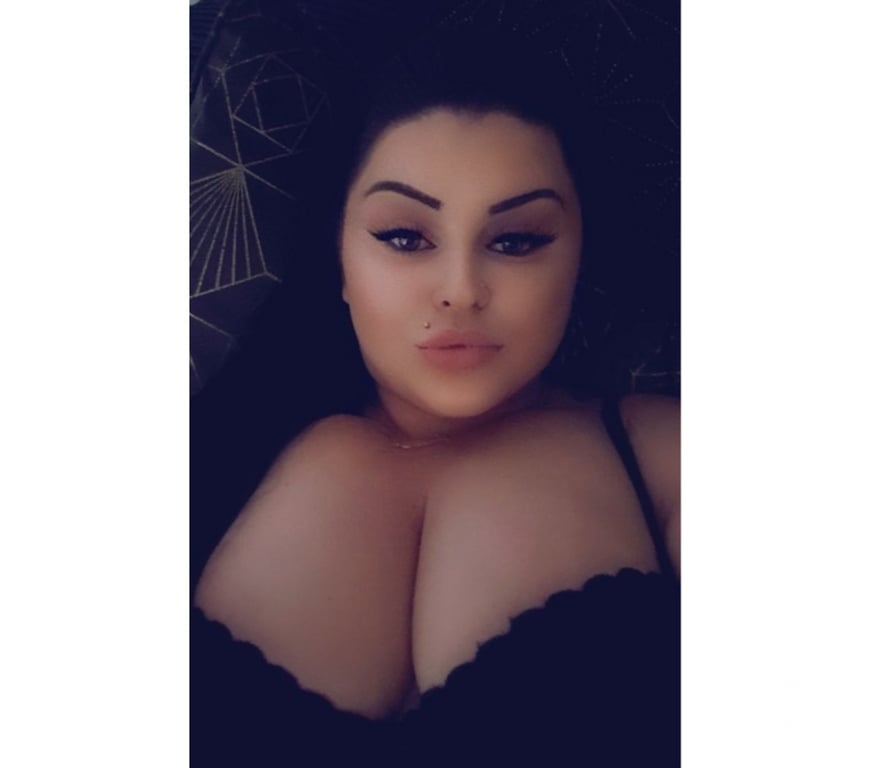 Escorts West London Hillingdon - Photos for Michelle Curvy 🍑🍒
