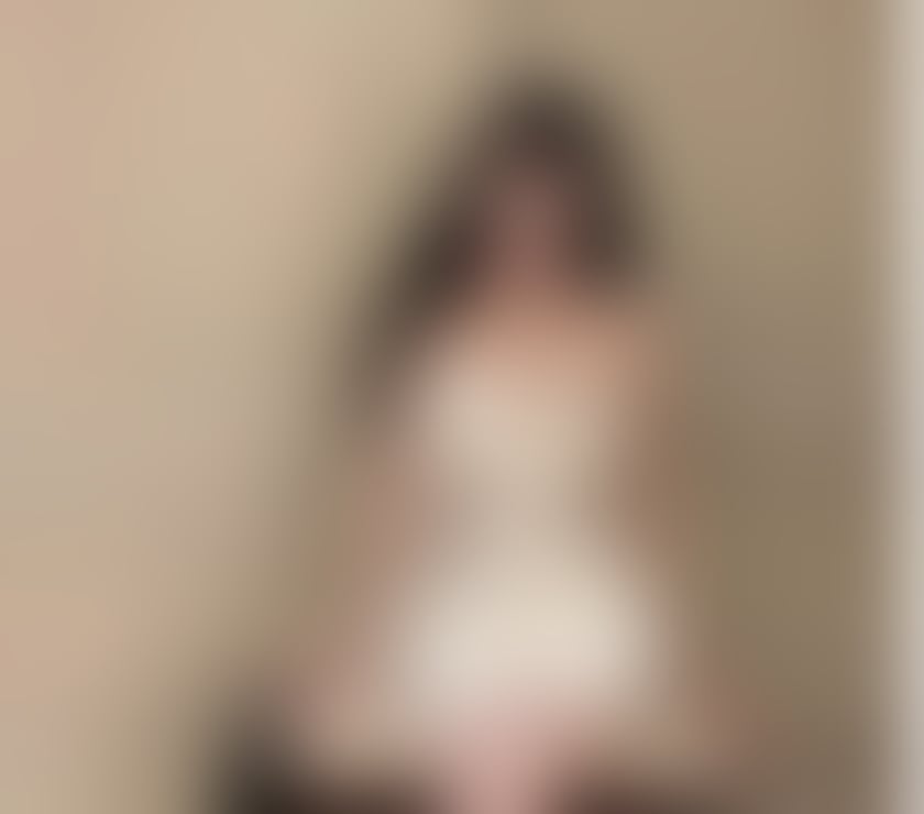 Photos for 🆕️ PARTY GIRL NO RUSH 1week only Yo