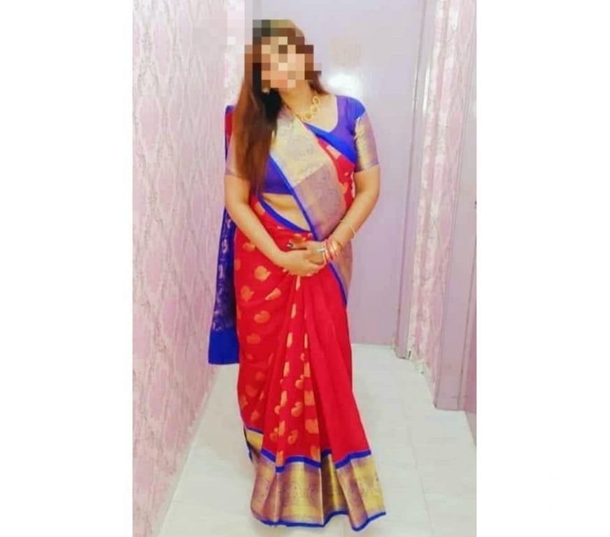 Escorts West Yorkshire Bradford - Photos for Tamil South Indian Girl Soniya in Bradford