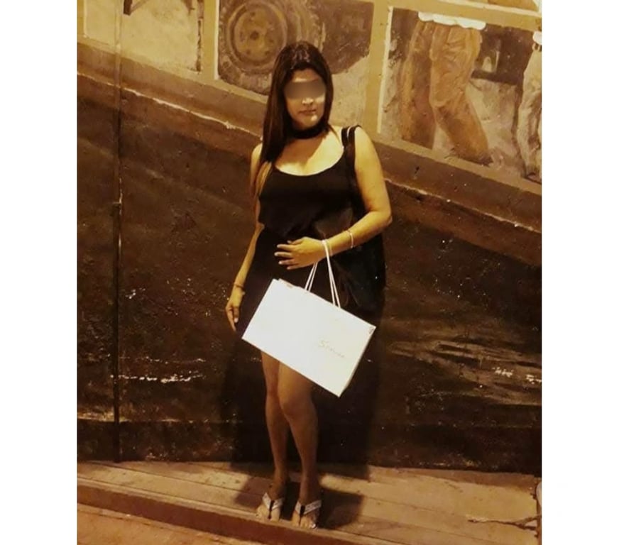 Escorts North West London Harrow - Photos for Soniya south indian tamil girl in Harrow 🇮🇳