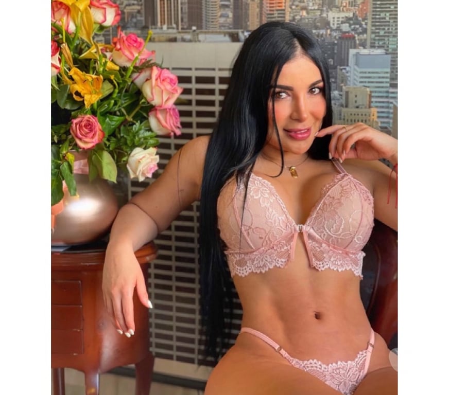 Escorts West London Hanwell - West London - Photos for Brunna 💙BRAZILIAN BIG ASS🍑PARTY GIRL🎉🥳SEXY🔝