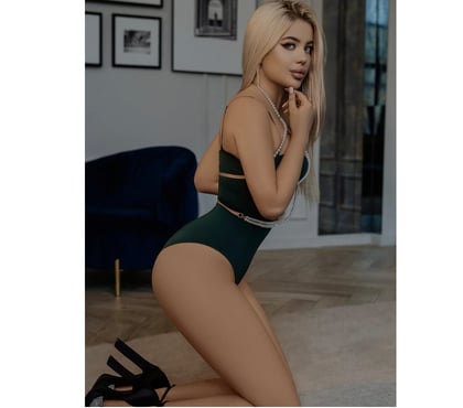 Escorts Green Park Station Central London - Photos for RUBYA MISTRESS NEW IN TOWN.