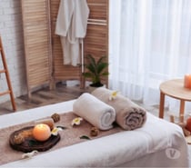 Relaxing massage for women's only