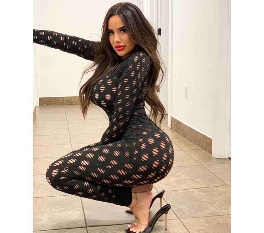 Escorts West London Hounslow - Photos for Nice curvy brazilian lady hot body, amazing bum