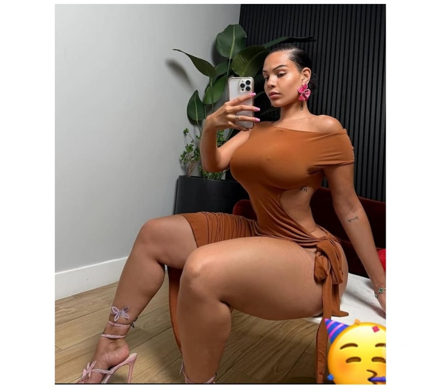 Escorts East London Bow - East London - Photos for New hot latin 🍑🥳best service for you 🥳🍑come now