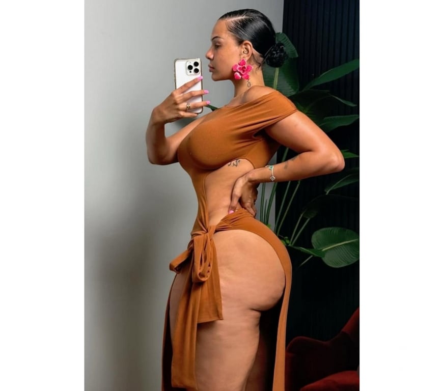 Escorts East London Bow - East London - Photos for New hot latin 🍑🥳best service for you 🥳🍑come now