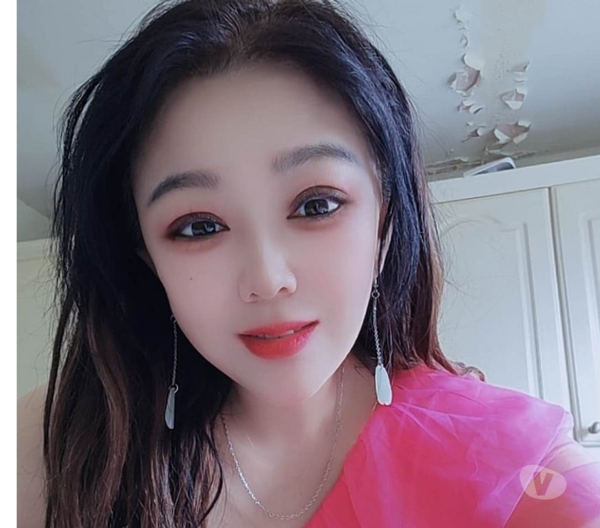Escorts Essex Thurrock - Essex - Photos for I am a beautiful Asian girl. A smiling and massage perfect