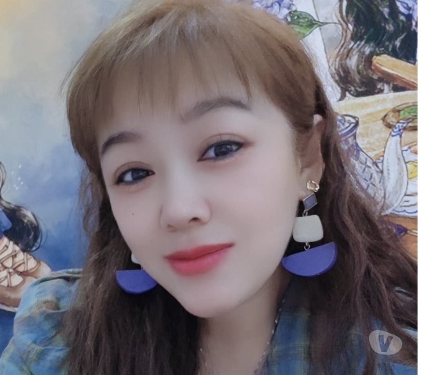 Escorts Essex Thurrock - Essex - Photos for I am a beautiful Asian girl. A smiling and massage perfect