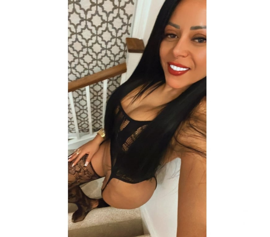 Escorts West London Hounslow - Photos for I'm back my loves, let's Party,come on🍷Jessica