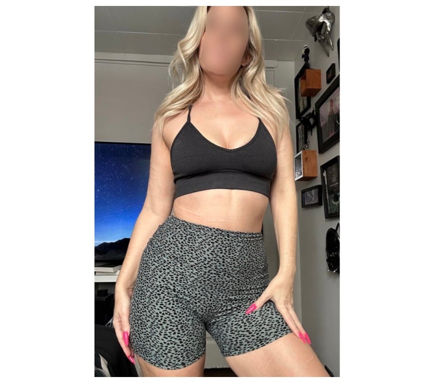 Escorts Derbyshire Derby - Photos for Elegant, natural and feminine