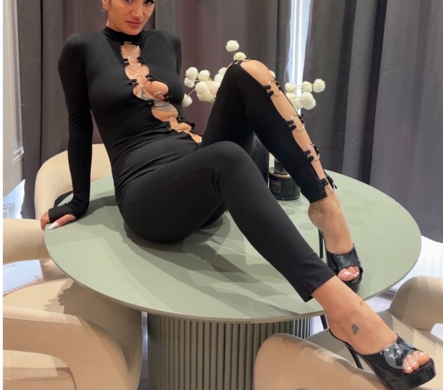 Escorts South West London Earls Court - South West London - Photos for Sexy Mistress Gabriella Party Girl