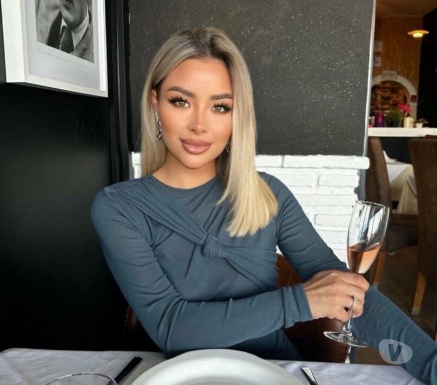 Escorts South East London Bromley - Photos for Hot iris xx call me x x xxx