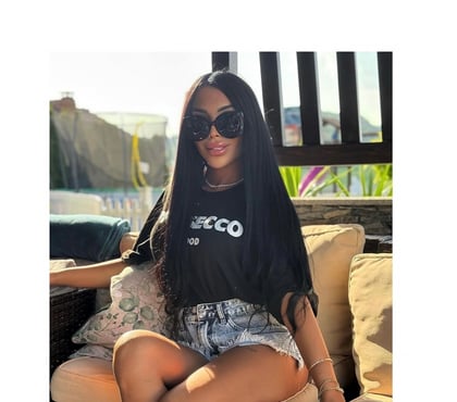 Photos for 😘🔥 the sexy brunette in you town🔥