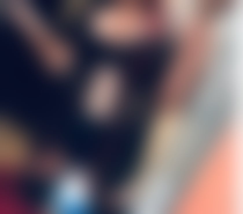 Escorts and Massages Edinburgh Edinburgh - Photos for Busty brunette in town