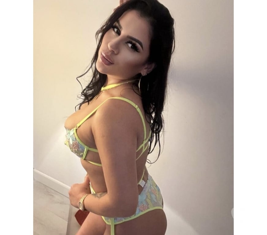 Escorts South East London Plumstead - South East London - Photos for Sexy 💯 latina Girl Daniela 💯