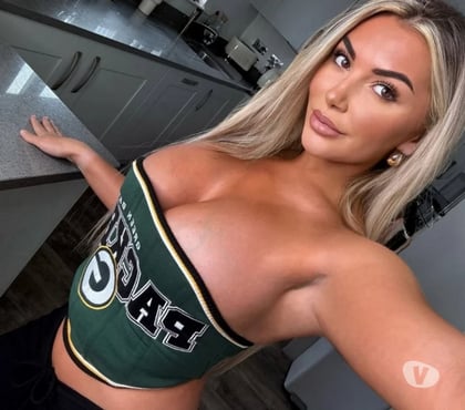  Escorts Ramsbottom Bury - Photos for 2 Brazilian - New in Town & Ready to Play ❤😜