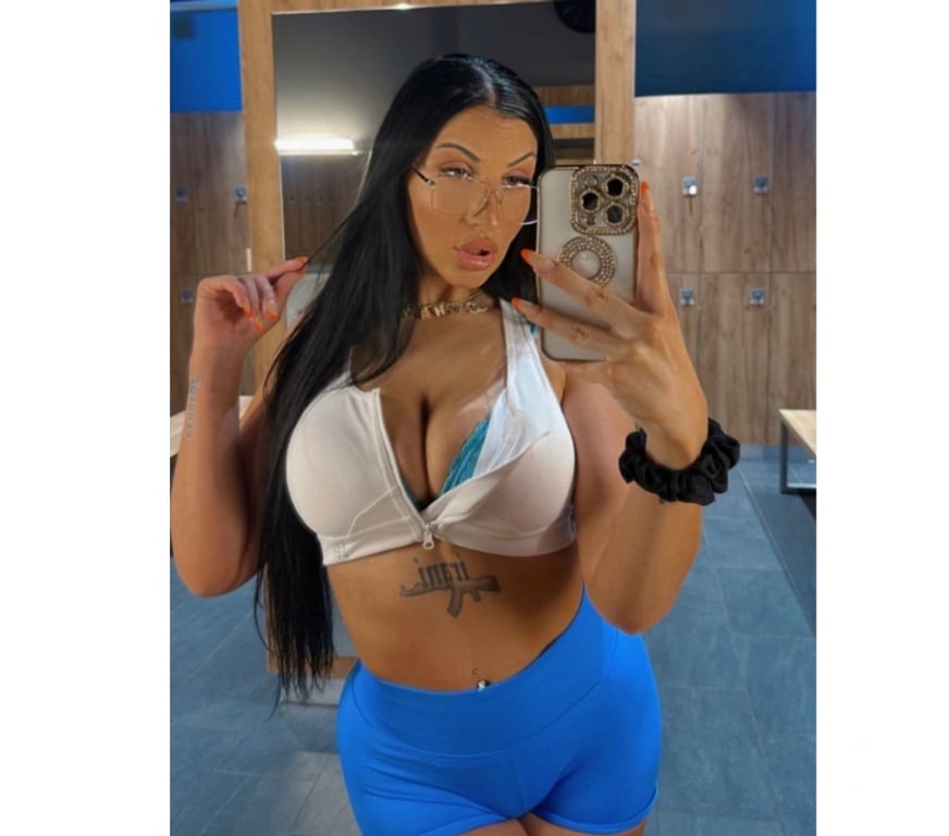 Escorts Surrey Elmbridge - Photos for NEW BRUNETTE first time in town ❤️❤️
