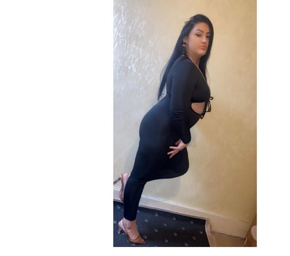 Escorts and Massages Edgware Station Barnet - Photos for Hello guys New party grils