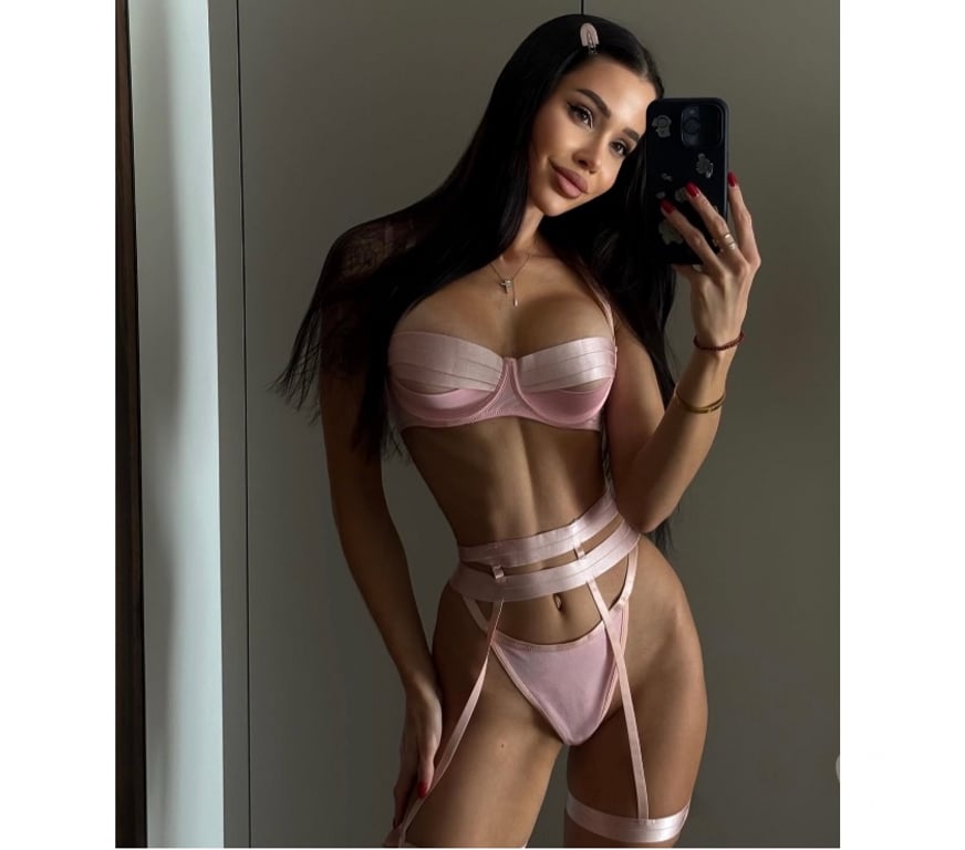 Escorts Surrey Spelthorne - Photos for KAYRA 🖤 FIT BRUNETTE 🖤 OUTCALL ONLY