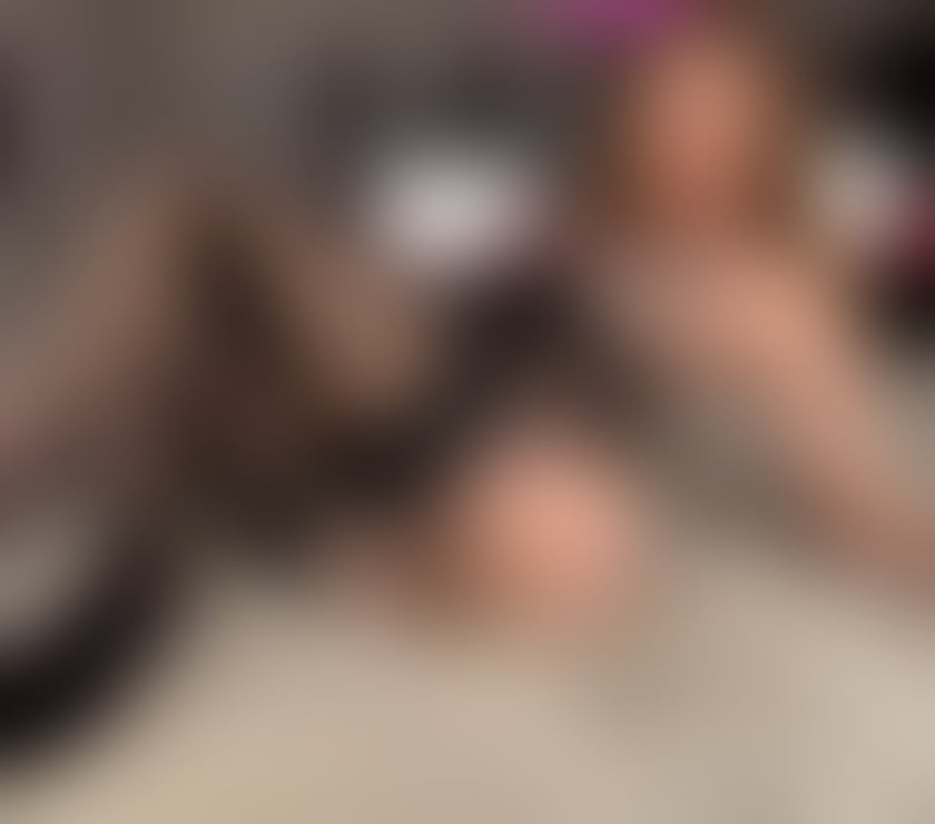Blonde Girl PARTY WITH FULL SERVICES