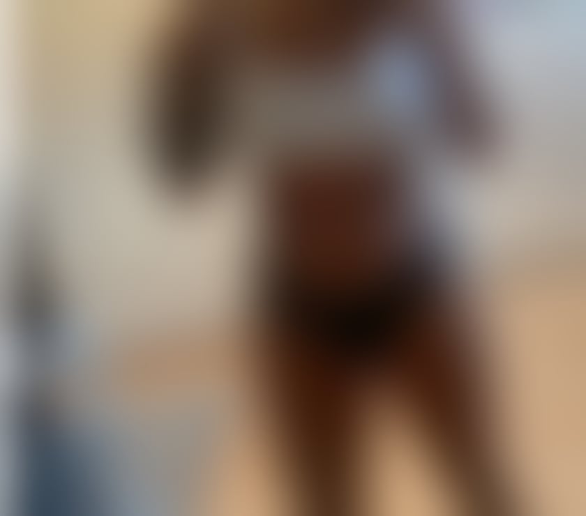 Escorts West London Ealing - West London - Photos for RISKY REID- Fun size and ready for fun 🎉 message now