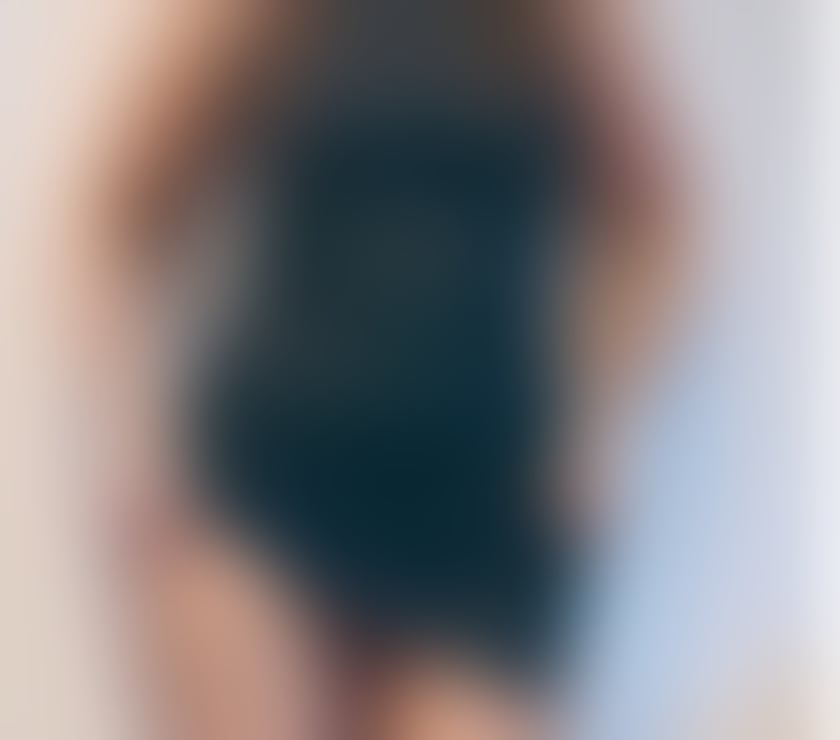 Escorts Cheshire East Alderley Edge - Cheshire East - Photos for English Brunette Leggy Slim Escort Late Night Party Girl