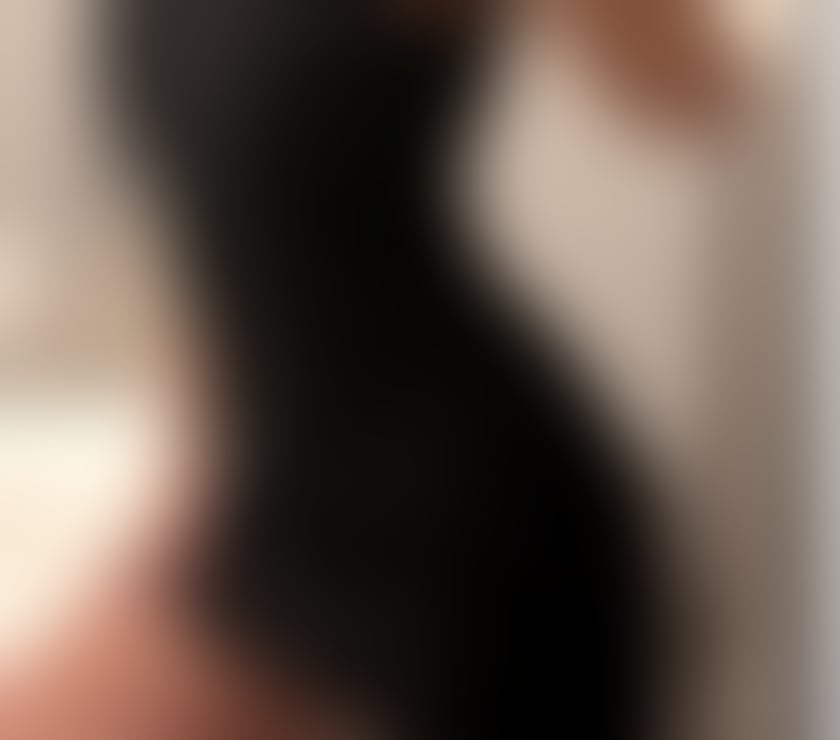 English Brunette Leggy Slim Escort Late Night Party Girl