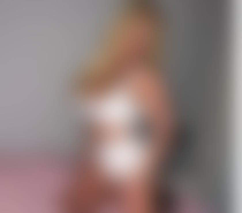 Escorts South West London Kingston upon Thames - Photos for Carolyn A cute and beautiful blonde