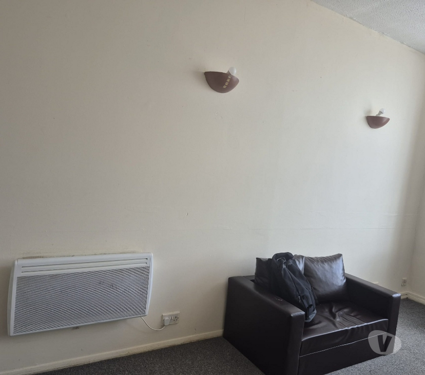 Property to Rent Essex Thurrock - Essex - Photos for large one bedroom flat to let @ RM18 8YP available now !!!