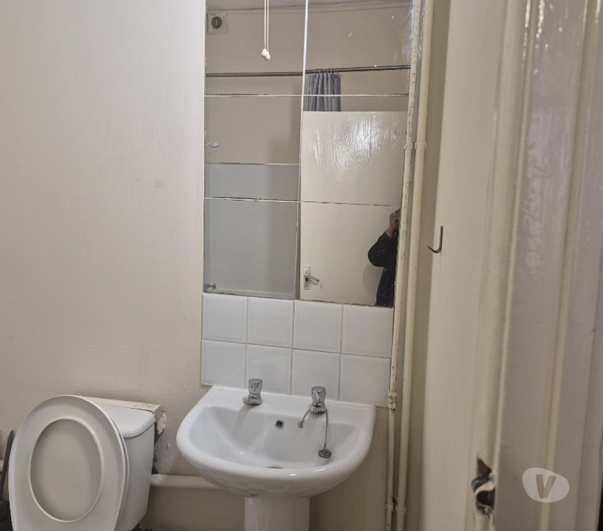Property to Rent Essex Thurrock - Essex - Photos for large one bedroom flat to let @ RM18 8YP available now !!!