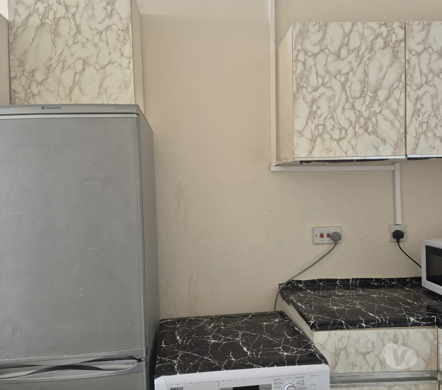 Property to Rent Essex Thurrock - Essex - Photos for large one bedroom flat to let @ RM18 8YP available now !!!