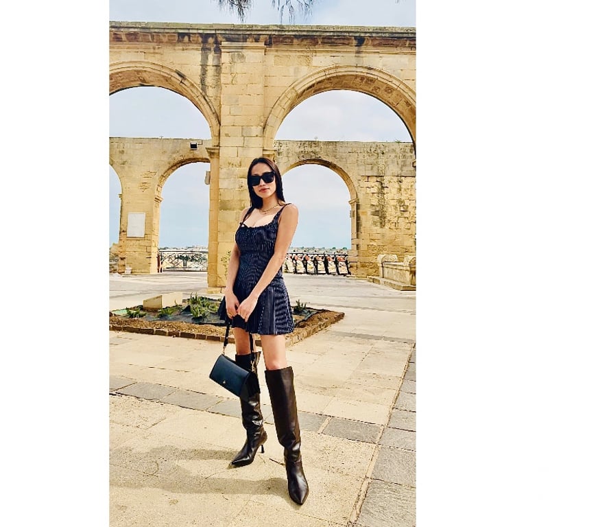Trans Escorts South Yorkshire Sheffield - Photos for Busty Asian Trans Petite