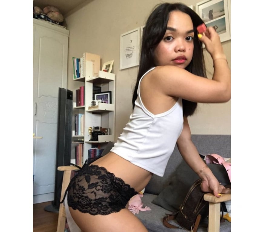 Escorts Cardiff Cardiff City Centre - Cardiff - Photos for ✨Stella small cute young call me for services ☺️
