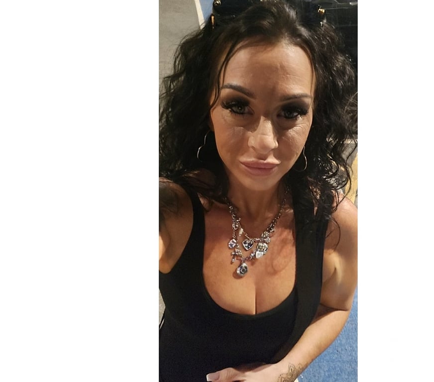 Escorts Essex Basildon - Photos for English beauty holly