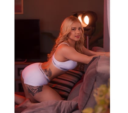 Escorts and Massages Saint Albans St. Albans - Photos for NEW CRISTAL BLOND IN THE TOWN⭐️