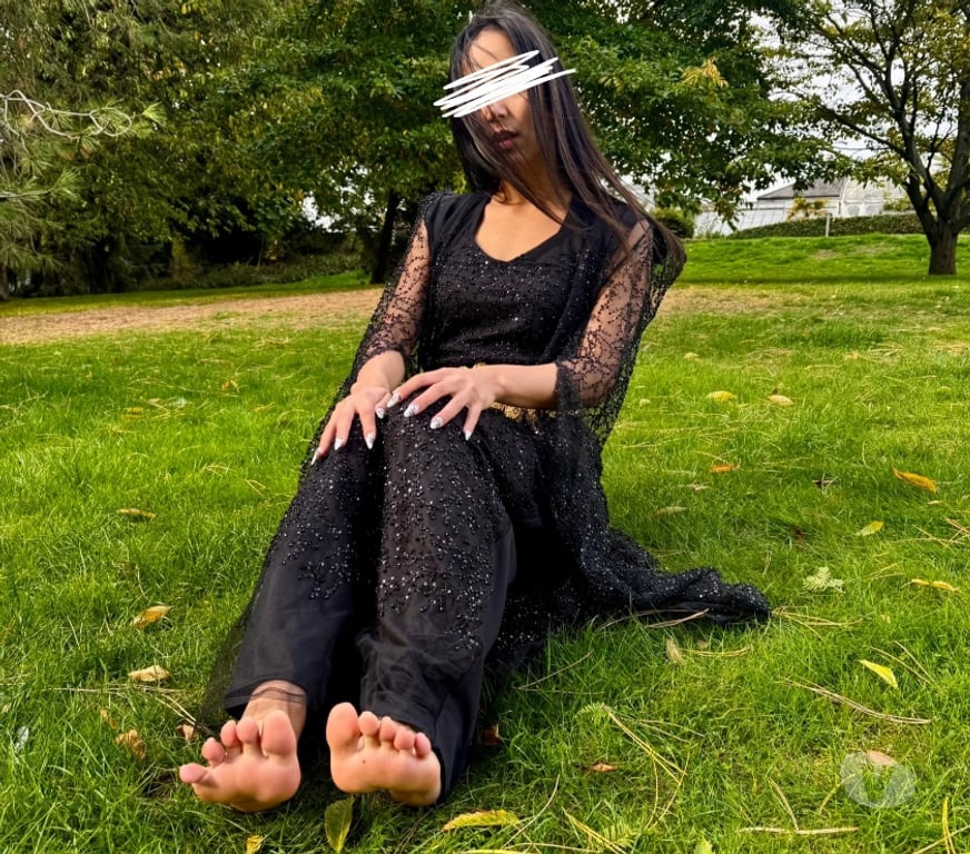 Escorts West Midlands Birmingham - Photos for 20 year old sweet Kurdish student in Birmingham
