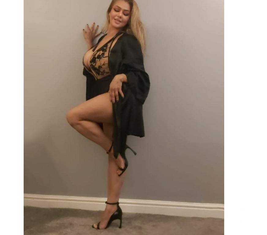 Escorts Dorset Bournemouth, Christchurch and Poole - Photos for Horny Latina LOLA!🍑