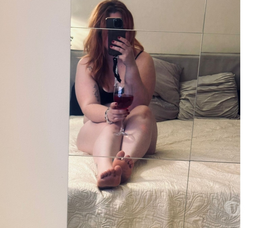 Escorts South West London Merton - Photos for New Victoria in Morden