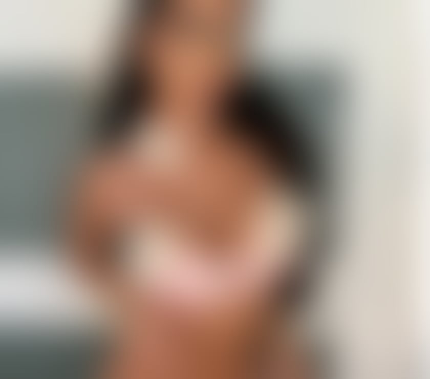 Escorts Lincolnshire Lincoln - Photos for Christine – Elegant, Flirty & Ready to Excite ✨Party💯