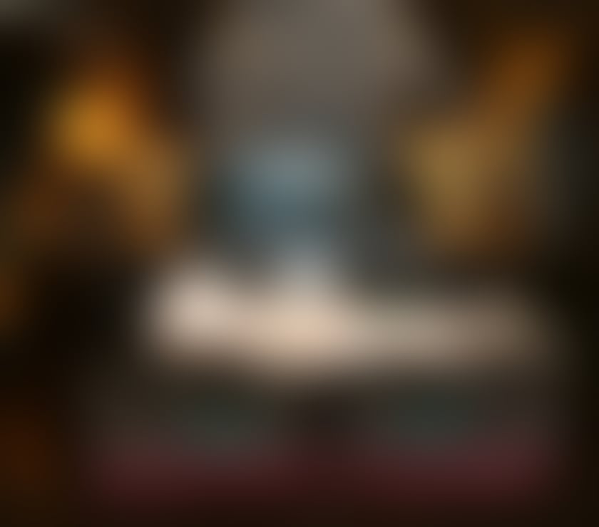 Escorts West London Kensington (Olympia) Station - West London - Photos for OrientalClemtine