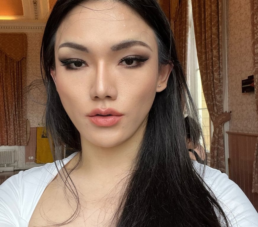 Escorts West London Kensington (Olympia) Station - West London - Photos for Chinese Ladyboy