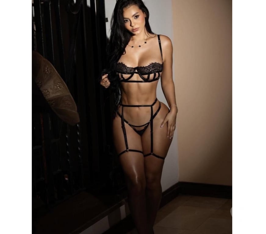 Escorts Ealing Southall - Ealing - Photos for BRUNA🔝TOYS🧨PARTY GIRL SEXY BIG BUM🔥🔝