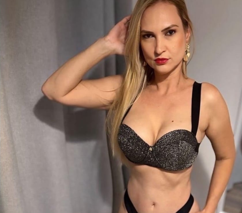 Escorts and Massages Belfast City Centre (South) Belfast - Photos for Best Girl best service hot &sexy new new party girl